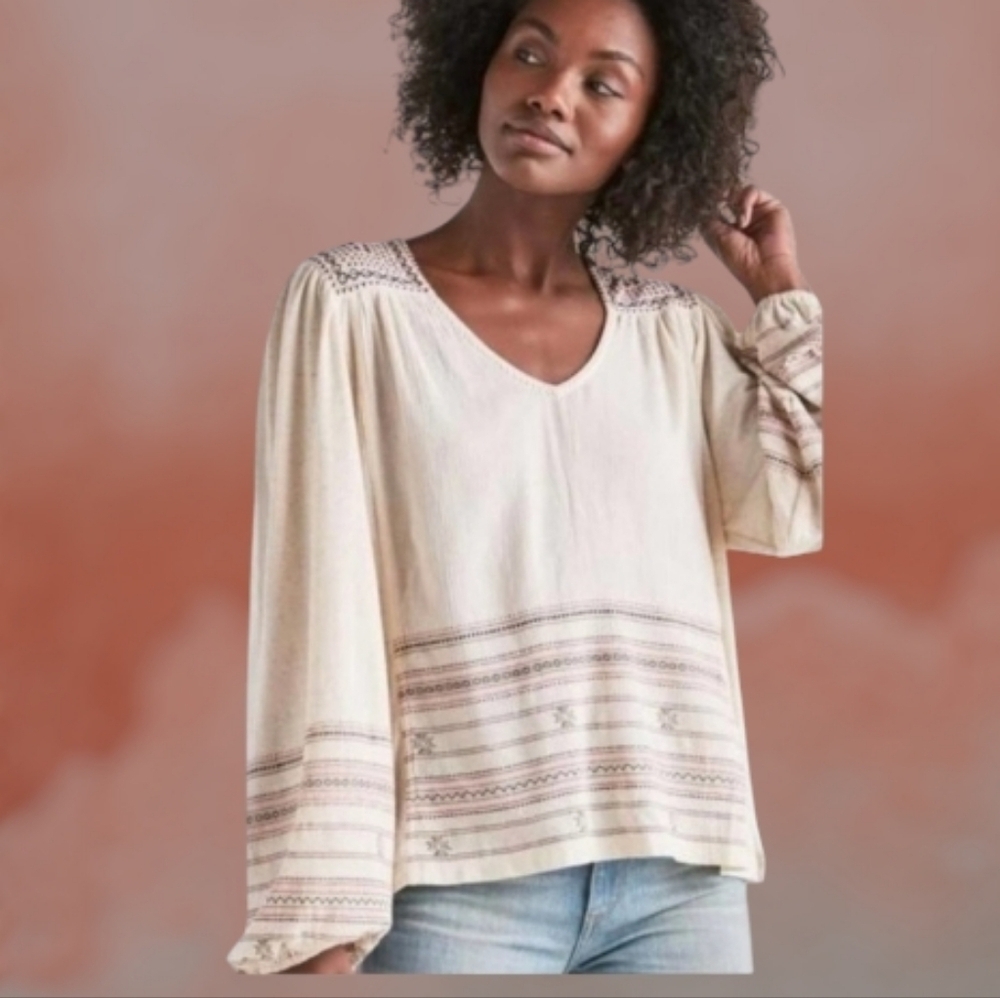 Lucky Brand Women's XS Long Sleeve Lightweight embroidered top v neck